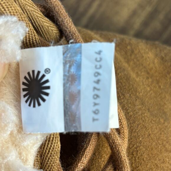 UGG Women's Neumel Chestnut Lace Up Boot - size 9 - Picture 10 of 10